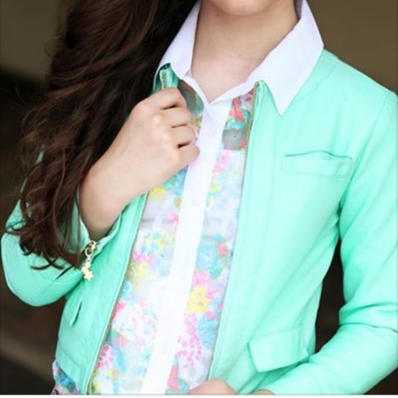 HEACH DOLLS GIRLS CROPPED FAUX LEATHER MOTO JACKET - Picture 2 of 8